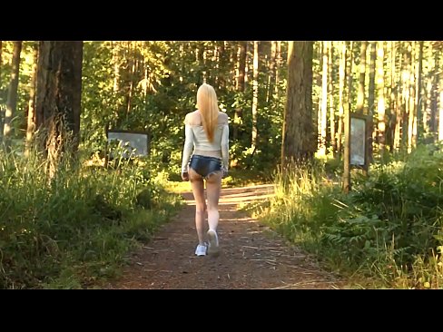 ❤️ Smuk kvinde bevæger sig langsomt, ikke nøgen video ️ Porno at da.milfnut-net.ru ☑